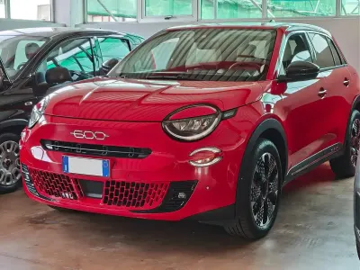 Usata Fiat 600 La Prima 135 CV (99 kW) 2025 Rosso SUV
