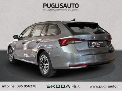 Usata Skoda Octavia Executive 150 CV (110 kW) 2024 Grigio metallizzato Station wagon
