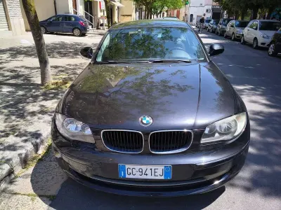 Usata BMW 118 143 CV (105 kW) 2010 Nero Utilitaria