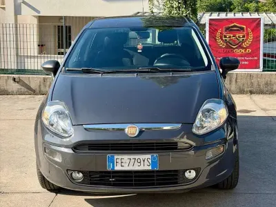 Usata Fiat Punto Street 69 CV (50 kW) 2016 Nero Utilitaria