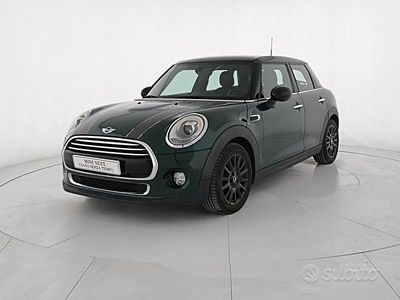 Usata Mini Cooper D 116 CV (85 kW) 2017 British racing green Utilitaria