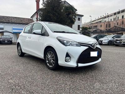 Bianco Usata 2016 Toyota Yaris Lounge Berlina | 9900 € (Buon prezzo)