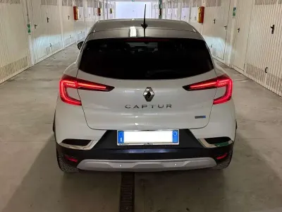 Usata Renault Captur Intens 94 CV (69 kW) 2022 Bianco SUV