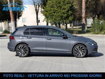 usata VW Golf VIII 2.0 TDI Active FariIQ NAVI VIRTUAL SOLO 17.000 KM