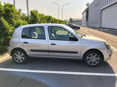Usata Renault Clio II 58 CV (42 kW) 2008 Grigio Berlina