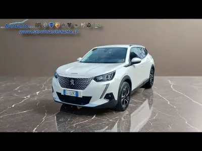 Begagnad Peugeot e-2008