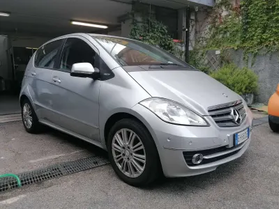 Usata Mercedes A160 Style 95 CV (69 kW) 2011 Argento Utilitaria