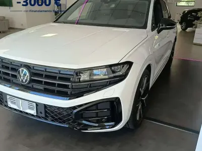 Ny VW Touareg R-line 286 HK (210 kW) 2026 Vit SUV