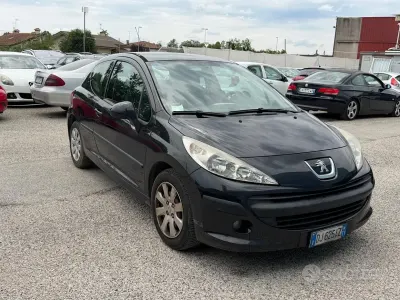 Usata Peugeot 207 68 CV (50 kW) 2007 Nero Berlina