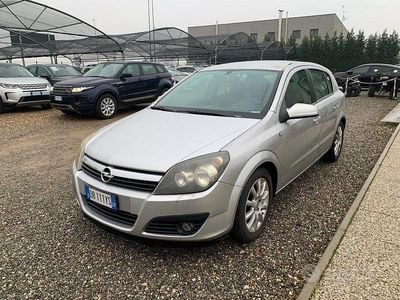 Usata Opel Astra Club 115 CV (84 kW) 2006 Grigio Berlina