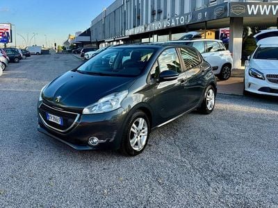 Begagnad Peugeot 208 Access 82 HK (60 kW) 2013 Grå Halvkombi