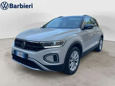 Usata VW T-Roc Life 110 CV (80 kW) 2023 Grigio SUV