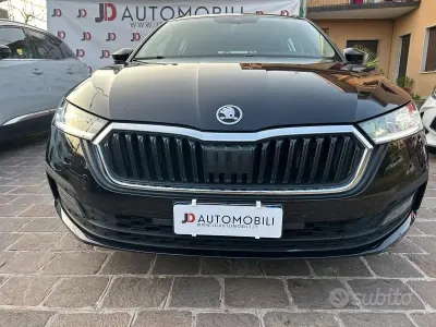 Usata Skoda Octavia Executive 116 CV (85 kW) 2022 Nero Station wagon
