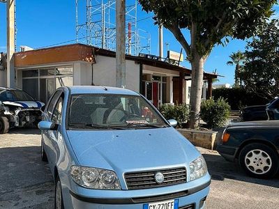 Usata Fiat Punto 69 CV (50 kW) 2005 Blu Utilitaria
