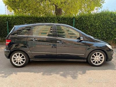 Usata Mercedes B200 Chrome 140 CV (102 kW) 2009 Nero Monovolume