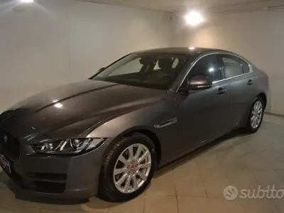Usata Jaguar XE Portfolio 180 CV (132 kW) 2017 Antracite Berlina