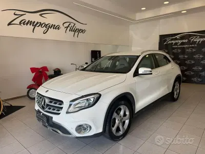 Usata Mercedes GLA200 136 CV (100 kW) 2019 Bianco SUV