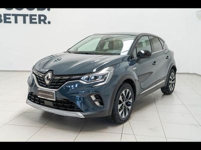 Usata Renault Captur Equilibre 101 CV (74 kW) 2023 Bic. blu marine / tetto nero SUV