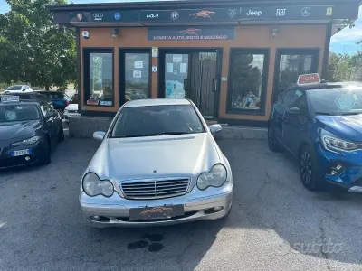 Usata Mercedes C220 Classic 150 CV (110 kW) 2004 Grigio Berlina
