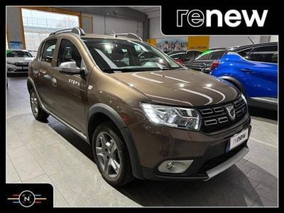 Usata Dacia Sandero Acces 101 CV (74 kW) 2020 Marrone Utilitaria