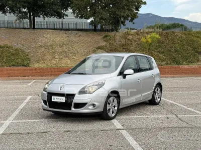Usata Renault Scénic III Dynamique 131 CV (96 kW) 2011 Grigio Monovolume