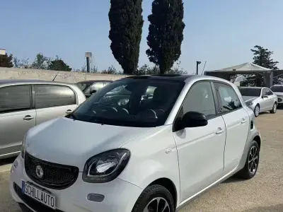 Begagnad Smart ForFour Prime 71 HK (52 kW) 2017 Vit Halvkombi
