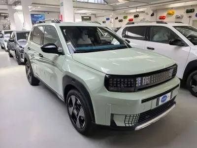 Nuova Fiat Grande Panda La Prima 101 CV (74 kW) 2026 Azzurro acqua Utilitaria