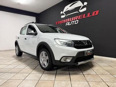 Usata Dacia Sandero Stepway 89 CV (65 kW) 2017 Bianco Berlina