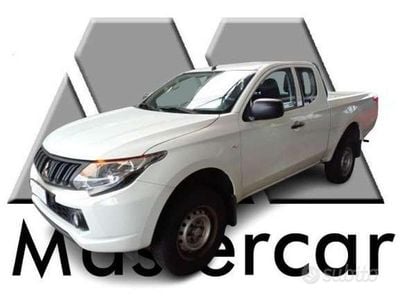 Usata Mitsubishi L200 Invite 154 CV (113 kW) 2017 Bianco Pick-up