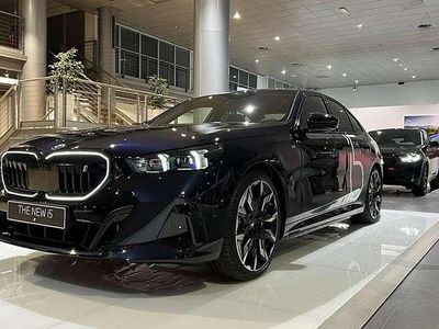 Nuova BMW i5 250 kW (340 CV) 2025 Carbon black metallizzato Berlina