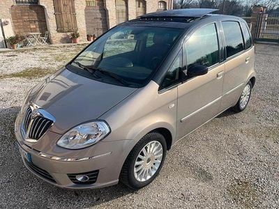 Usata Lancia Musa 90 CV (66 kW) 2008 Grigio Monovolume