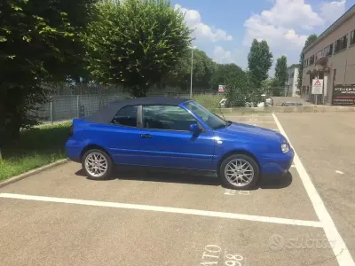 Usata VW Golf 110 CV (80 kW) 2000 Blu Cabrio