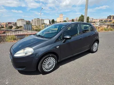 Usata Fiat Grande Punto Dynamic 75 CV (55 kW) 2009 Grigio Utilitaria