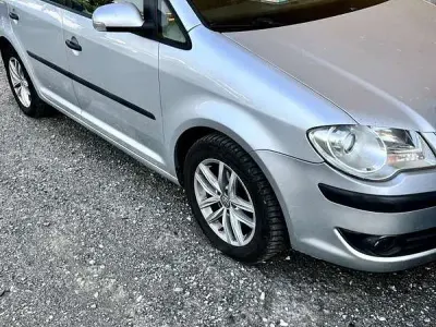 Usata VW Touran Trendline 105 CV (77 kW) 2008 Grigio Monovolume