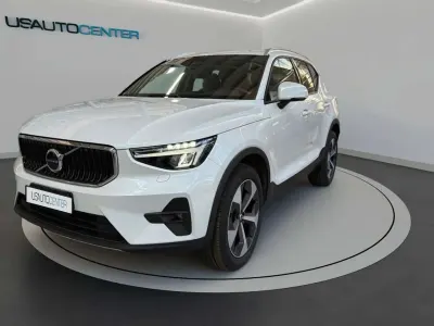 Usata Volvo XC40 Core 163 CV (119 kW) 2024 Crystal white SUV