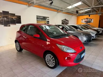 Usata Ford Ka 69 CV (50 kW) 2015 Rosso Berlina