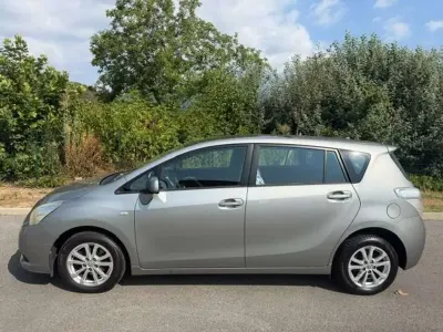 Usata Toyota Verso Sol 126 CV (92 kW) 2011 Argento Monovolume