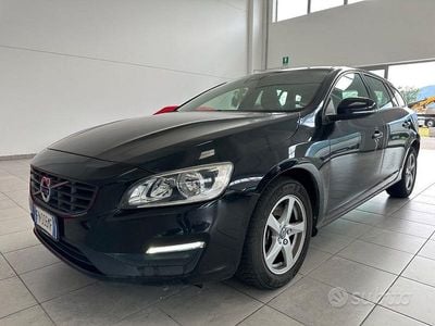 Usata Volvo V60 Business Edition 150 CV (110 kW) 2018 Nero Station wagon