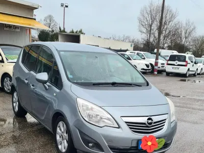 Usata Opel Meriva 95 CV (69 kW) 2013 Argento Monovolume