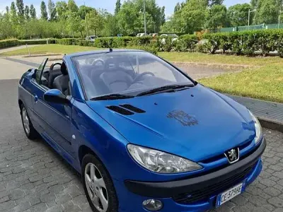 Begagnad Peugeot 206 CC 109 HK (80 kW) 2003 Blå Cab
