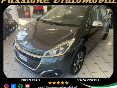 Usata Peugeot 208 Allure 82 CV (60 kW) 2017 Grigio Utilitaria