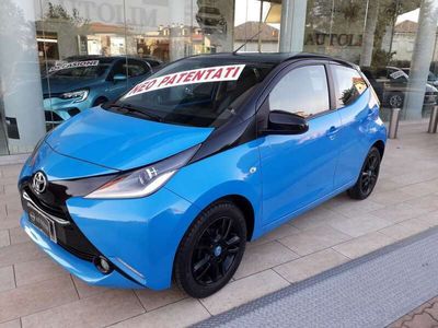 usata Toyota Aygo 1.0 VVT-i 72 cv 5p Bicolor km certificati