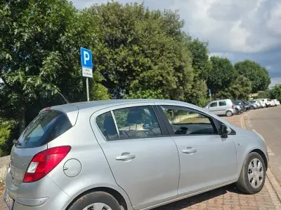 Usata Opel Corsa 75 CV (55 kW) 2013 Grigio Utilitaria