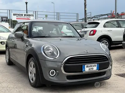Usata Mini ONE 75 CV (55 kW) 2019 Grigio Utilitaria