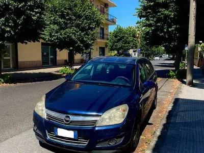 Usata Opel Astra 101 CV (74 kW) 2007 Bluazzurro Station wagon
