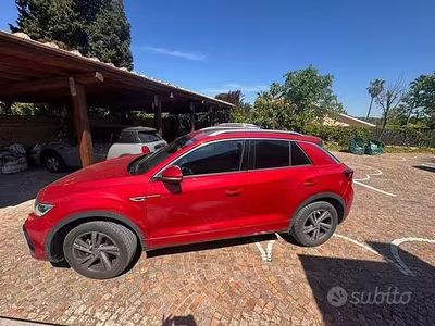 Usata VW T-Roc R-line 116 CV (85 kW) 2024 Rosso SUV