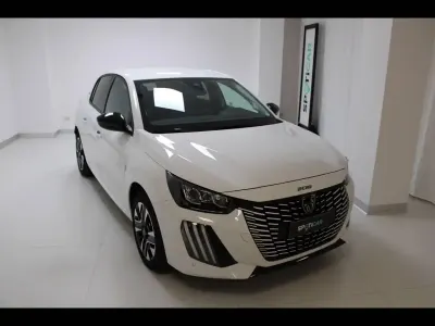 Usata Peugeot 208 Allure 100 kW (136 CV) 2025 Bianco Utilitaria