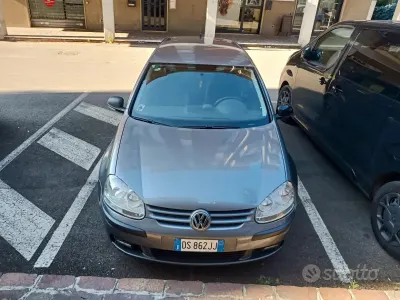 Usata VW Golf VI 105 CV (77 kW) 2008 Grigio Utilitaria
