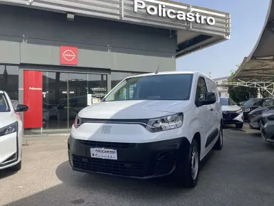 Usata Fiat Doblò 101 CV (74 kW) 2023 Bianco Monovolume