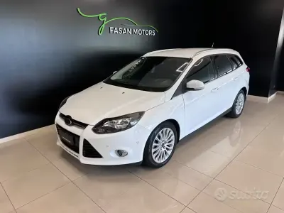 Usata Ford Focus Titanium 116 CV (85 kW) 2011 Bianco Station wagon